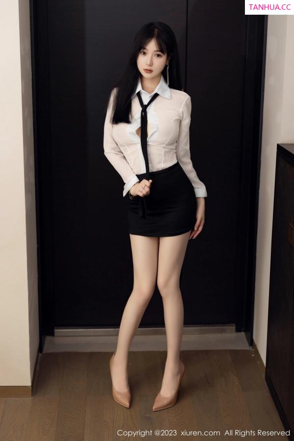 罗熙桐  [XiuRen]高清写真图 2023.05.10 No.6711 桐桐 长靴美腿第9张图片